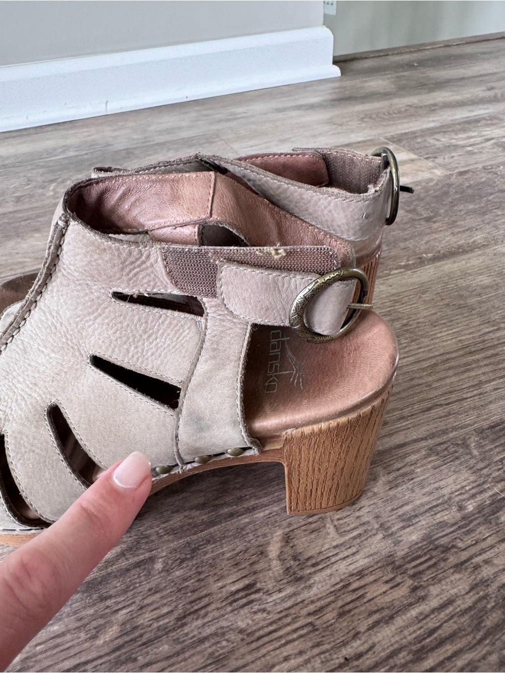 Dansko Taupe Leather Cutout Playform Heeled Sandals with Buckle - Size: 37 - Picture 4 of 10